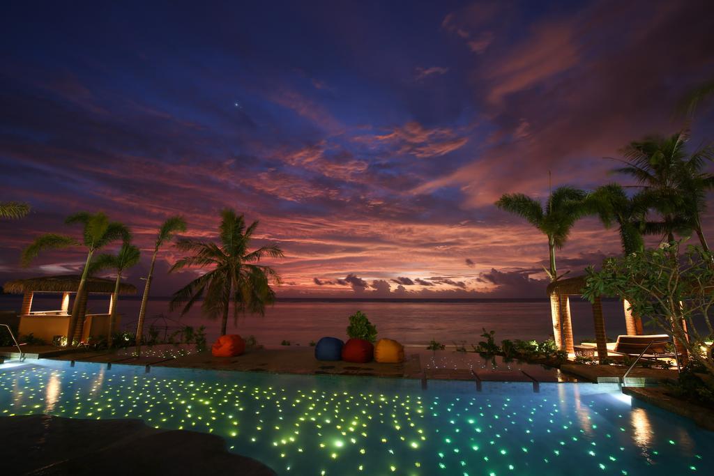 Dusit Thani Guam Resort Tumon Exterior photo