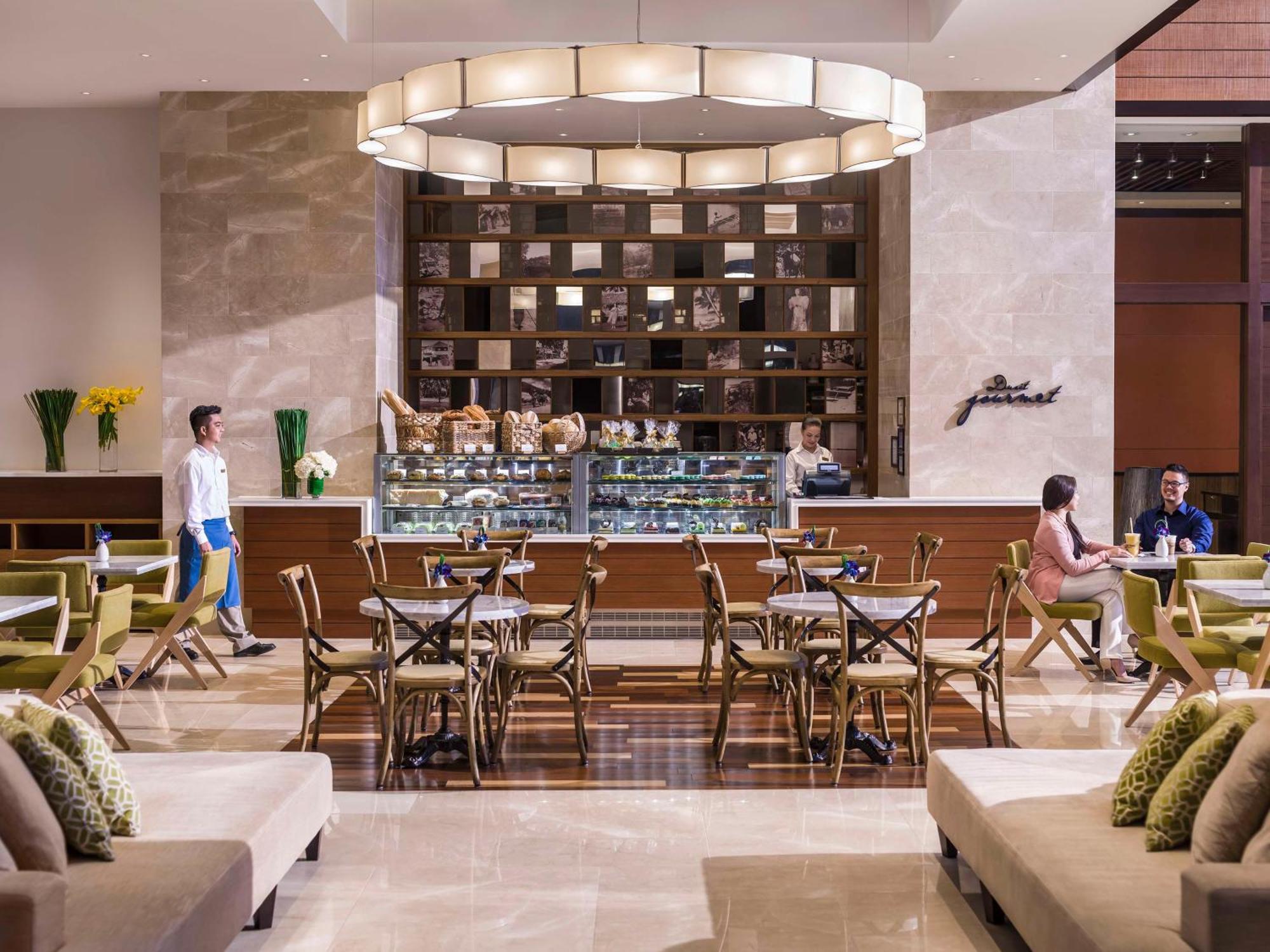Dusit Thani Guam Resort Tumon Exterior photo