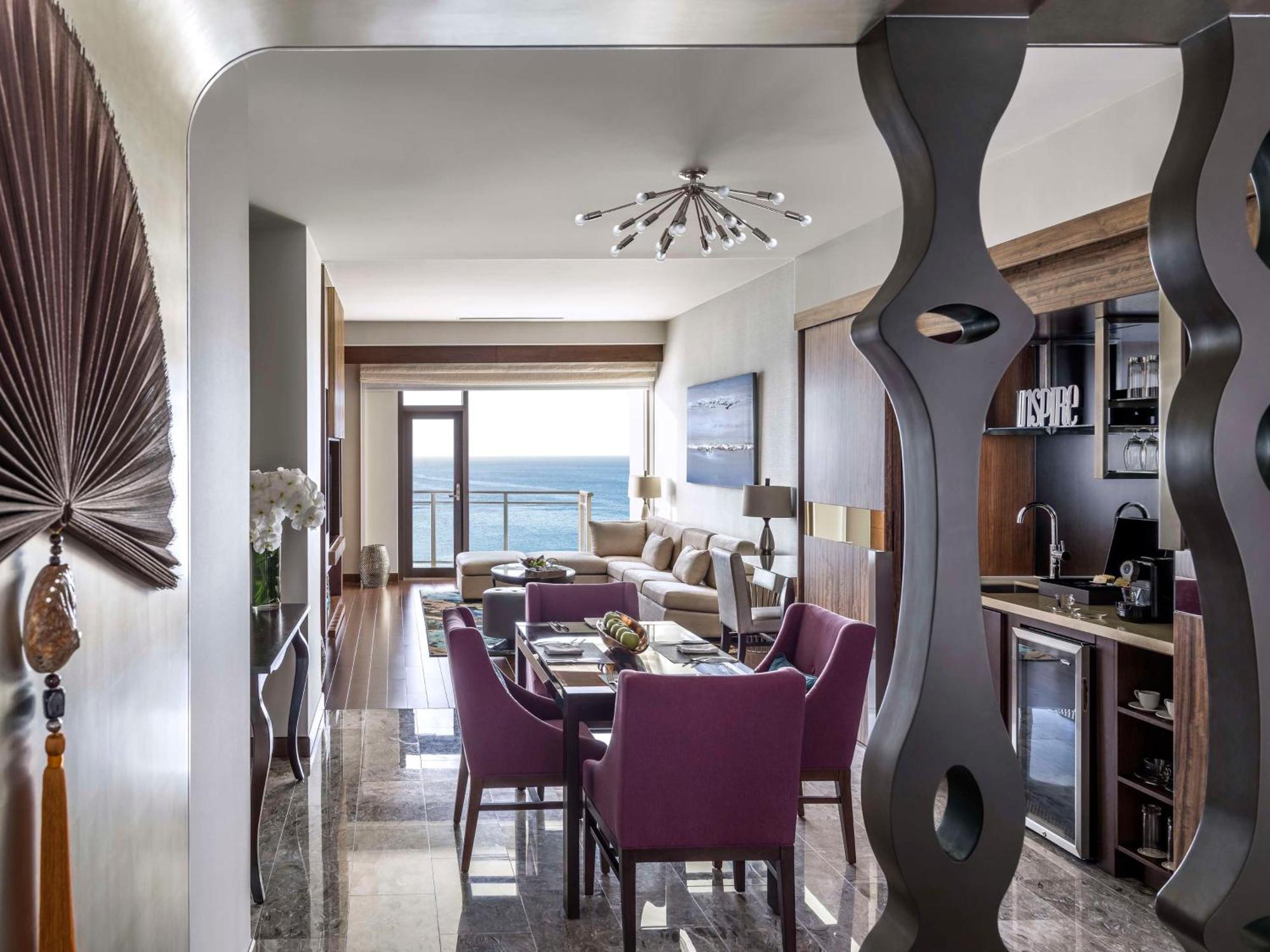Dusit Thani Guam Resort Tumon Exterior photo