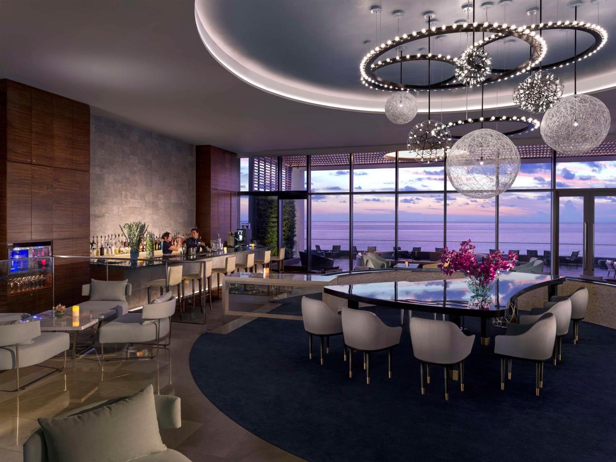 Dusit Thani Guam Resort Tumon Exterior photo