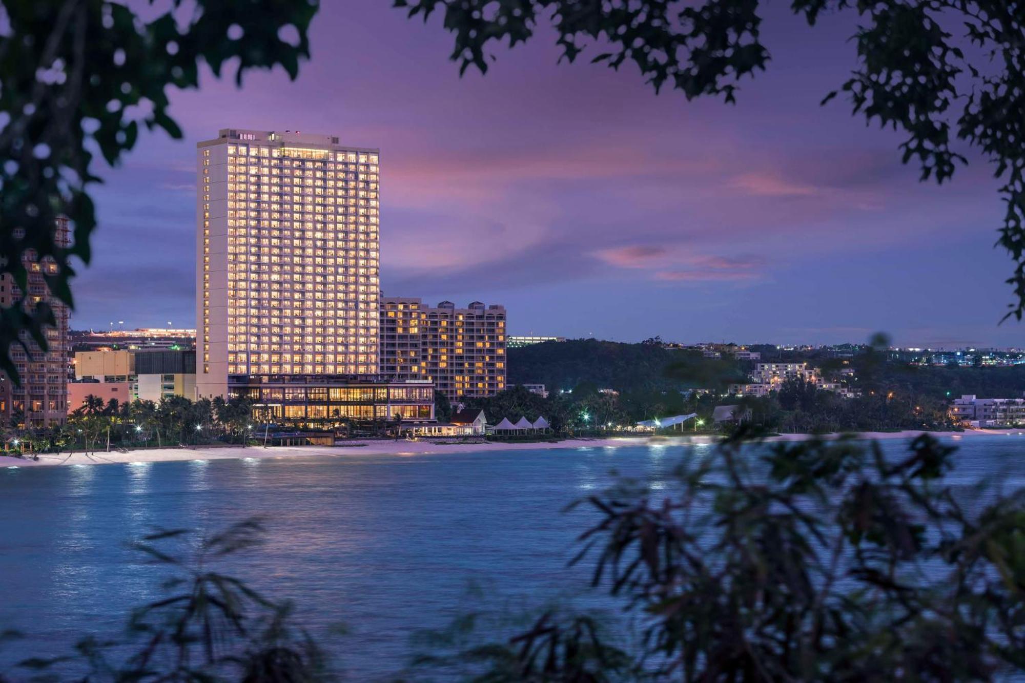 Dusit Thani Guam Resort Tumon Exterior photo