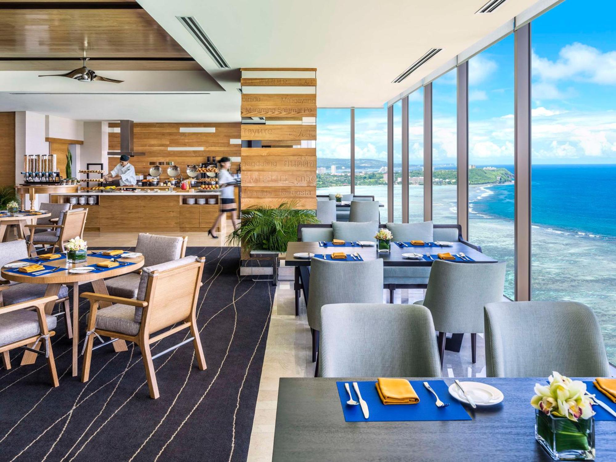 Dusit Thani Guam Resort Tumon Exterior photo