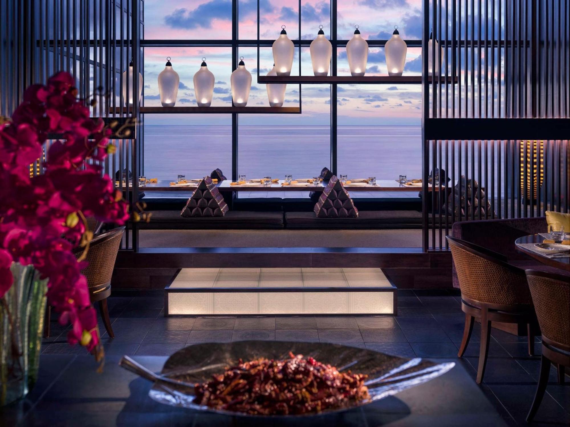 Dusit Thani Guam Resort Tumon Exterior photo