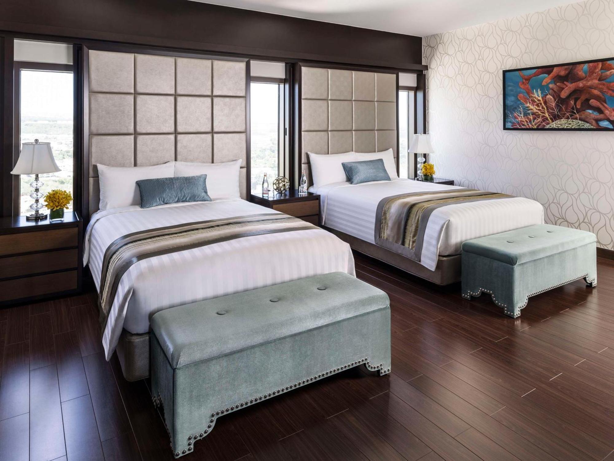Dusit Thani Guam Resort Tumon Exterior photo