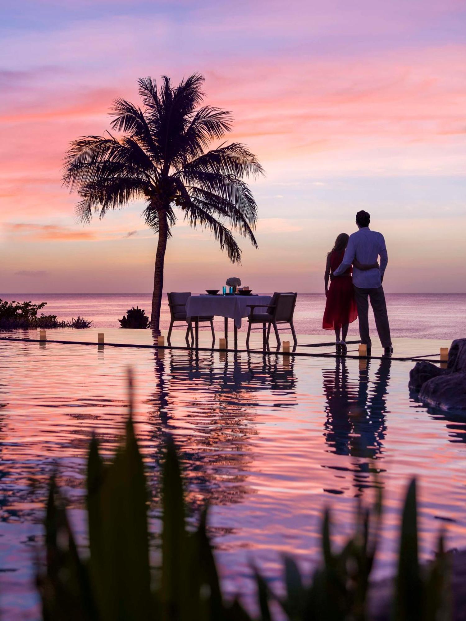 Dusit Thani Guam Resort Tumon Exterior photo