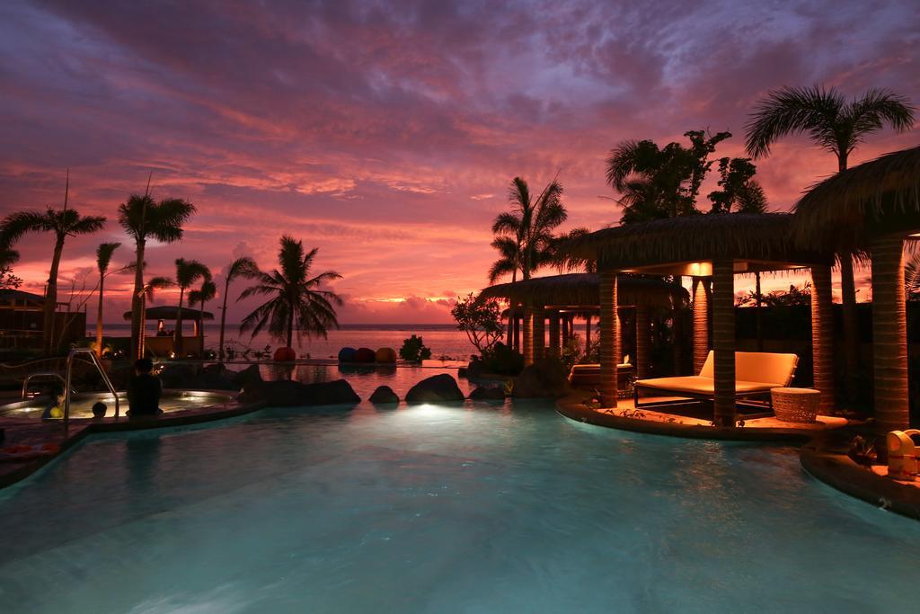 Dusit Thani Guam Resort Tumon Exterior photo