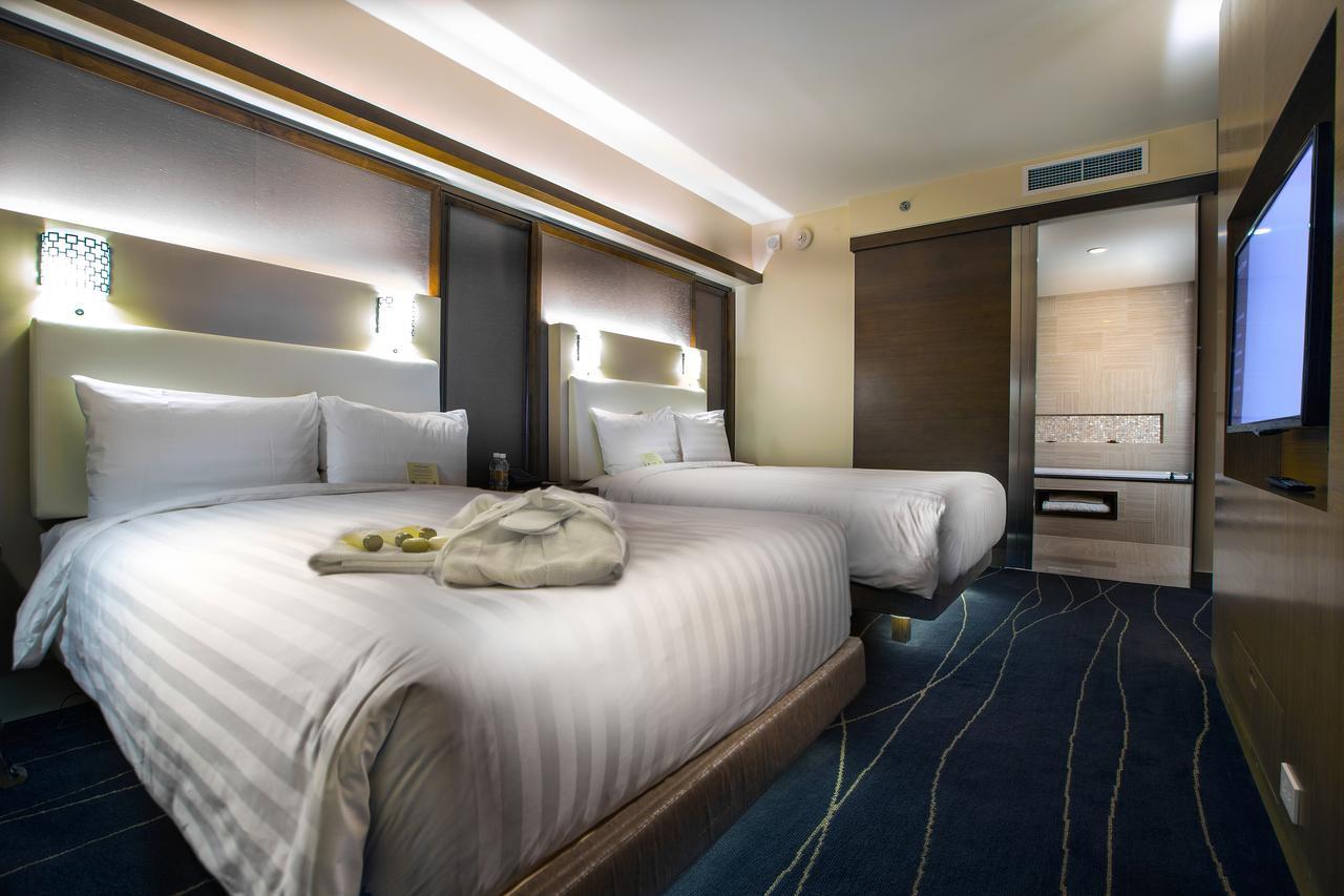 Dusit Thani Guam Resort Tumon Exterior photo