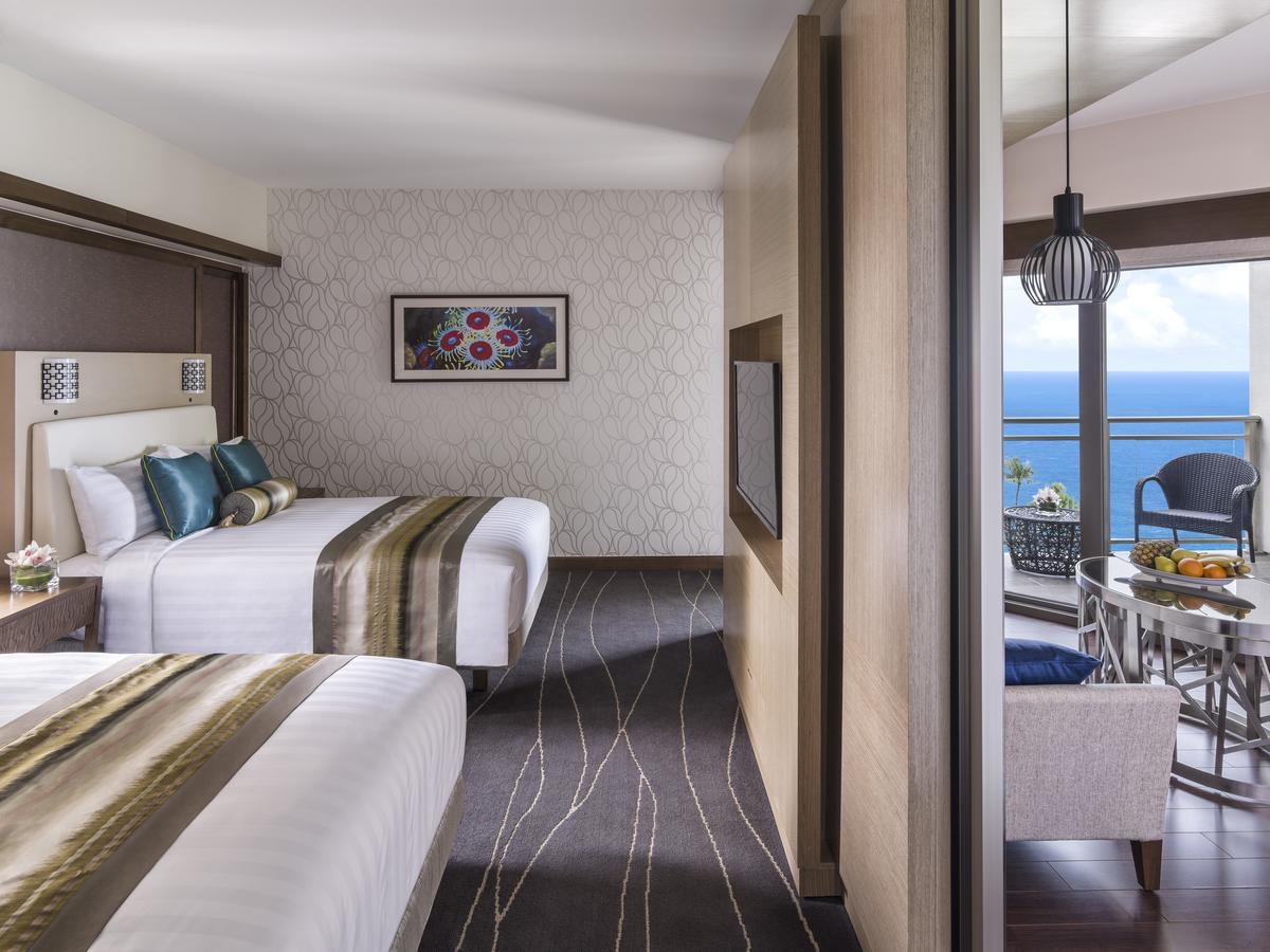 Dusit Thani Guam Resort Tumon Exterior photo